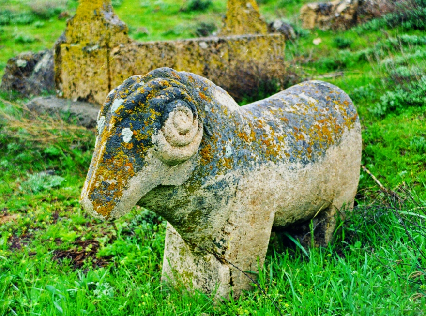 Dersim'in tarihi mezar taşları 2