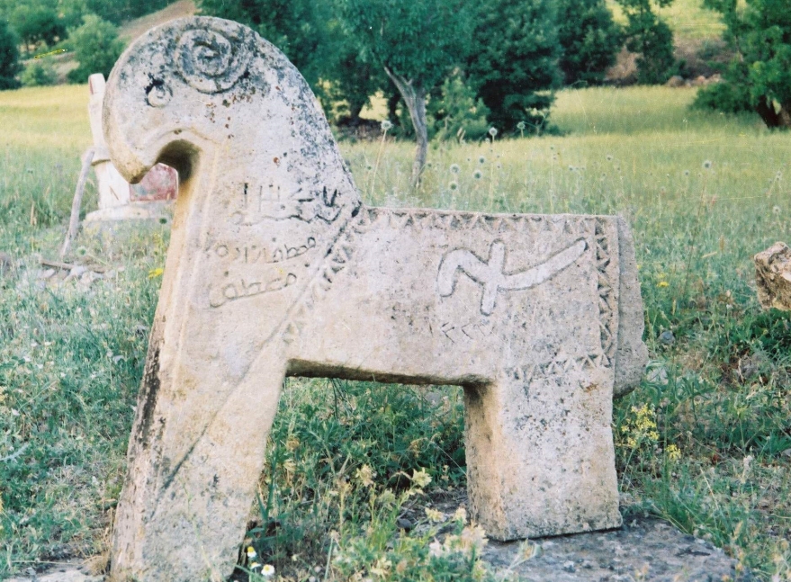 Dersim'in tarihi mezar taşları 9