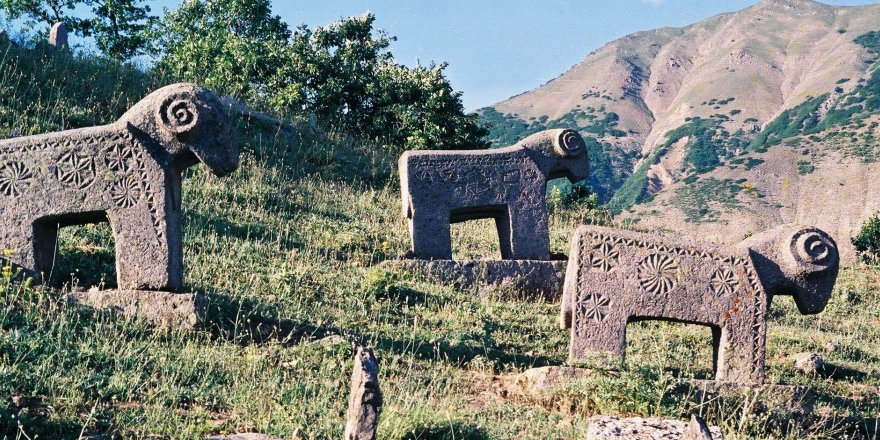 Dersim'in tarihi mezar taşları