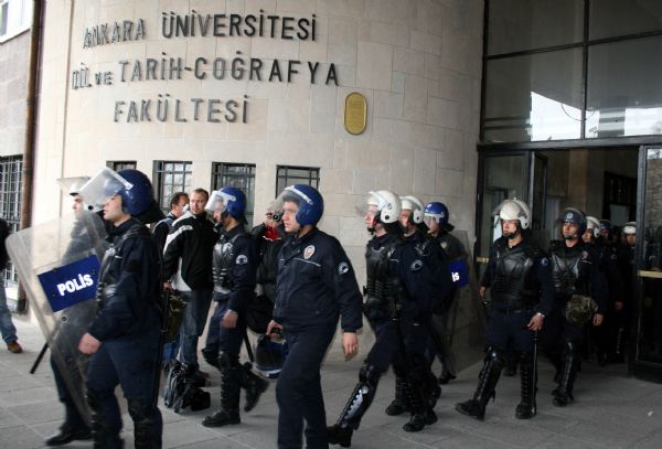 Güvenlikten Saldırana Değil, Solcu Öğrencilere Müdahale