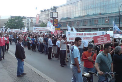 Berlin'de 2 Temmuz protestosu!