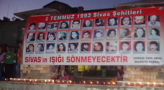 Tunceli'de meşaleli yürüyüş düzenlendi