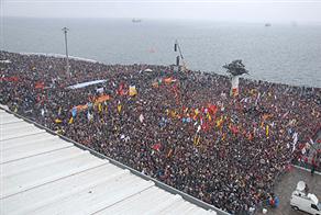 Aleviler İzmir mitinginde eşitlik istedi