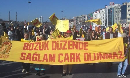 Kadıköy de Coşkulu 8 Mart Mitingi