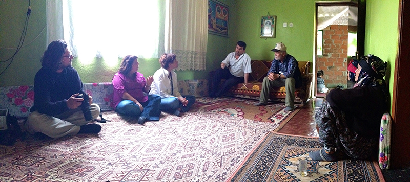 Alevi köyünü teğet geçen devlet!