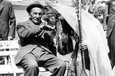 "Âşık Veysel sofrası içkisiz olmazdı"