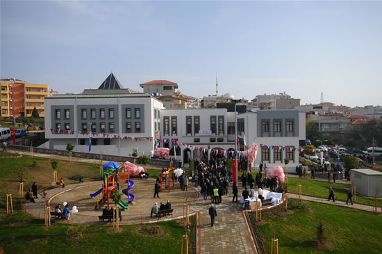 Bornova Kültür Merkezi Törenle Açıldı