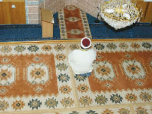 Alevi Köyündeki caminin cemaati kaç kişi