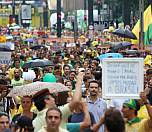 Brezilya’da Halk Yolsuzluğa Karşı Sokaktaydı