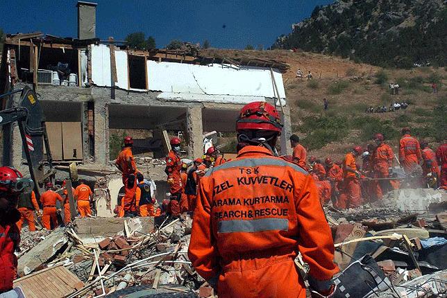Bir kasaba kaçak Kuran kursunu gizliyor!