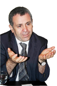 Üç koldan sıkışan Dişli'den ses yok