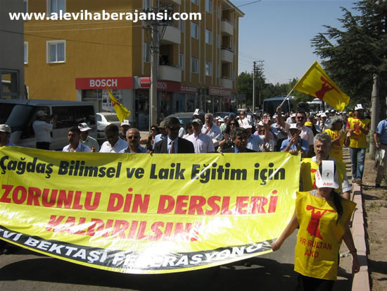 Hacı Bektaş'ı Anma Törenleri Protestoyla Başladı