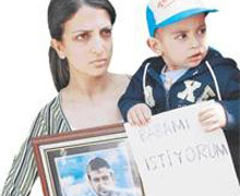 Türk berberin ailesi endişeli
