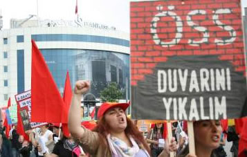 Liselilerden ÖSS protestosu