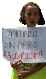 Zorunlu din dersini protesto ettiler