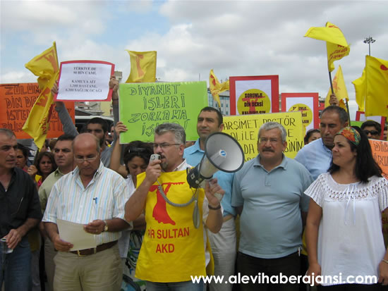Aleviler Taksim'den Haykırdı : Zorunlu Din Dersi Ortaçağ Anlayışıdır