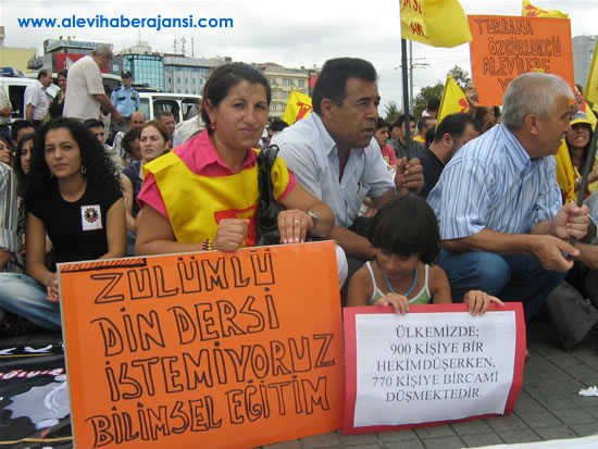 Şehriban TELEK : Bıçak kemikte