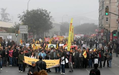 'Zorunlu din dersi uygulamasına son verilsin'