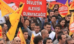 Aleviler 24 saatlik oturma eylemine başladı