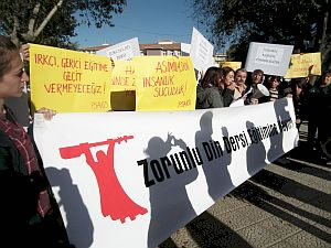 Malatya'da Zorunlu Din dersi kaldırılsın eylemi