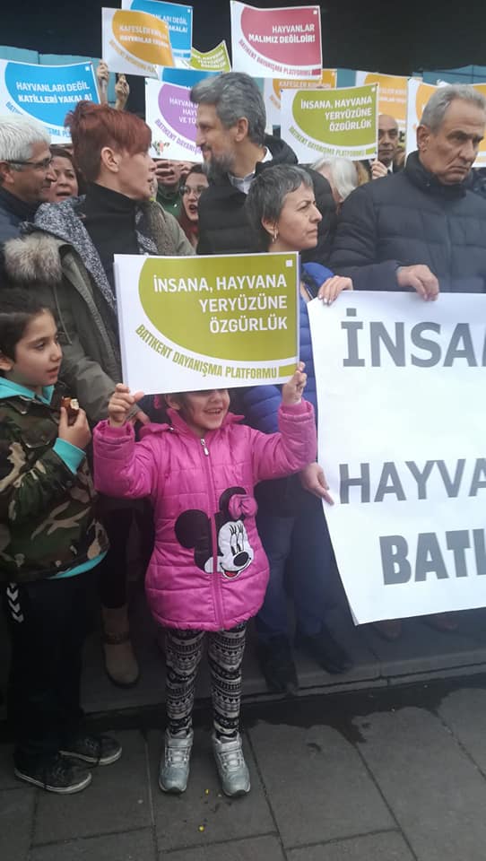 Biz kendi anlayışımız doğrultusunda başka canlılara dönük zulme karşı mücadele etmeye devam edeceğiz!