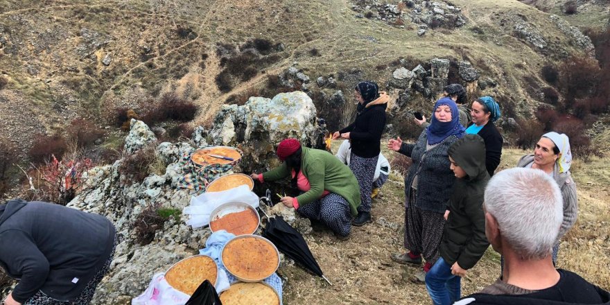 Dersim’de kadınlar Gaxan lokmasını paylaştı