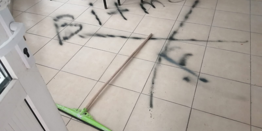 PSAKD Sultanbeyli Cemevine giren saldırganlar, odaları dağıtıp tahrip etti