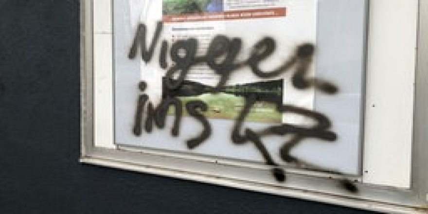 Almanya Alevi Birlikleri Federasyonu Genel Merkezi binasına ırkçı saldırı