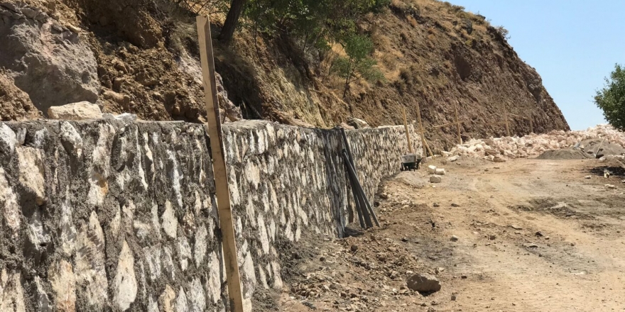 Mazgirt’te Şeyh Çoban Baba Türbesi ve Cemevi yolunda onarım çalışması !