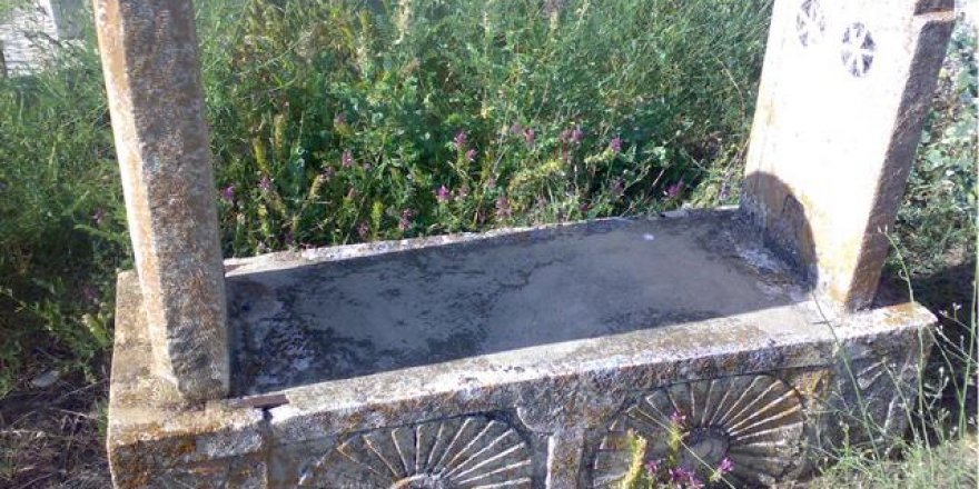 Mezartaşlarındaki Alevilik Sır'ları