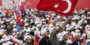 'Türkiye diktatörlüğe birkaç adım mesafede'