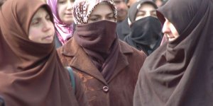 Türban her yerde serbest olsun eylemi