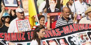 Hükümetin Alevileri oyalama taktikleri sürüyor