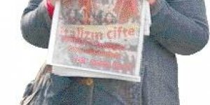 Bu da ezber bozan türbanlı komünist