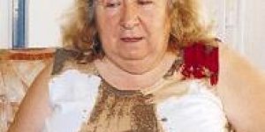 Öğretmenevi garsonundan konuklara ezan nedir dersi