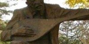 Bakanlıktan fötr şapkalı Veysel heykeli gelecek