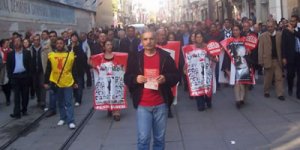 Alevi Bektaşi Federasyonu üyeleri, miting için bildiri dağıttı