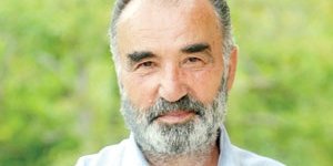 İslamcı yazar : Unutun Gitsin...