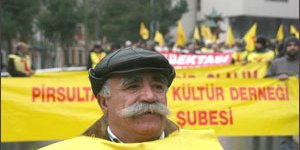 Bakan Çelik Alevilerin miting yapmasını istemiyor