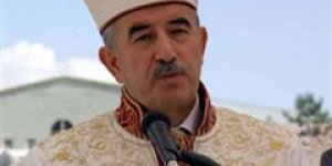 Bardakoğlu: Din dersi zorunlu olmaya devam etmelidir