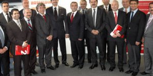 Bakan Çelik Almanya'da