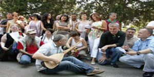 Ruhi Su'nun mezarına saldırıya protesto