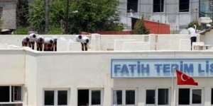 Lisenin çatısı ibadethane oldu