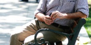 AKP demokrasiye gitmek için bir imkân değildir