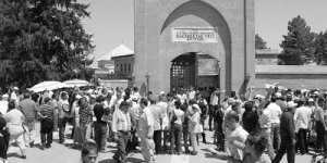 'Din ayrımı saçma' diyen de var 'adam olmak isteyen' de