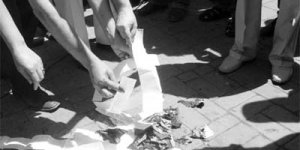 Gündem darbe değil, yoksulluk