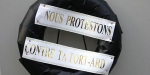 FUAF dan Siyah Çelenk Eylemi