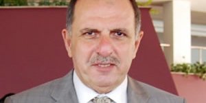 Üniversiteli kızın barda ne işi var!