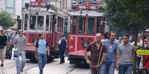 Beyoğlu'nda adım adım içki yasağı