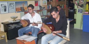 Denizler Çiğli'de de Unutulmadı : Yaşasın Tam Bağımsız Türkiye